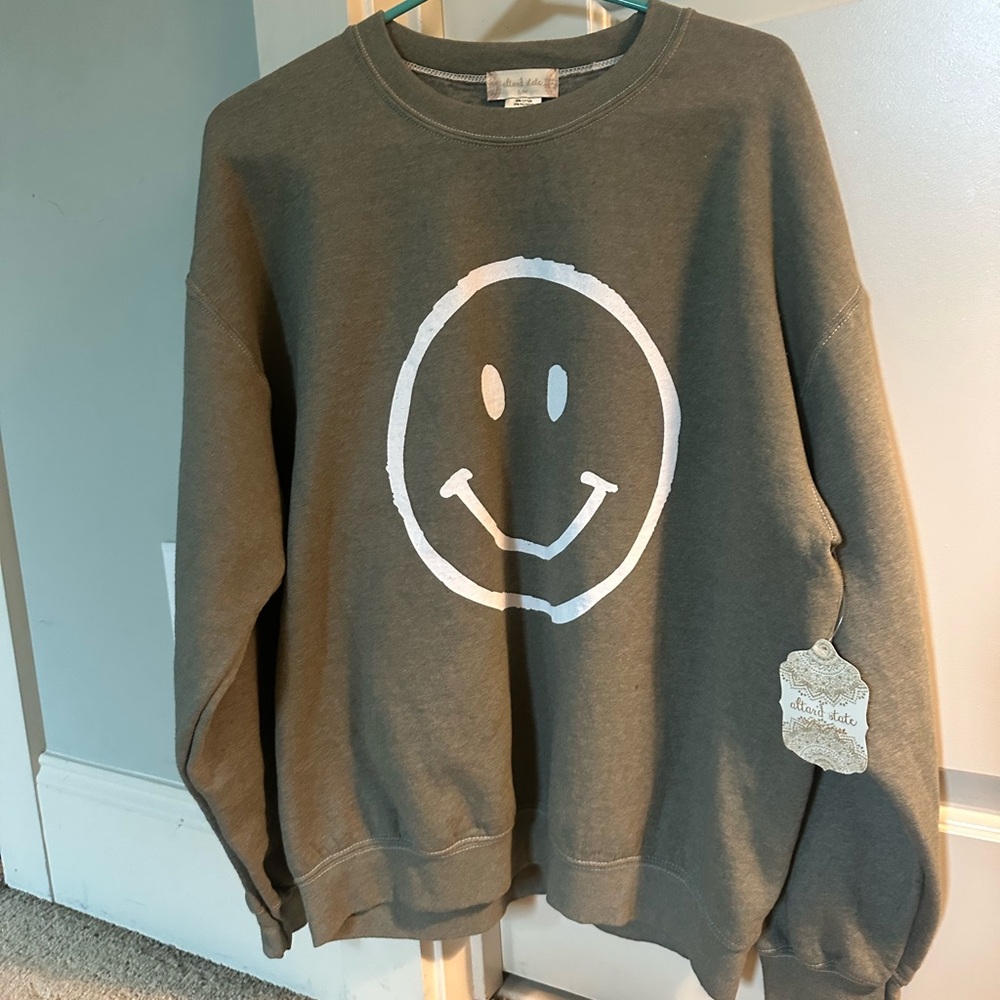 Smiley Face Graphic Sweatshirt - Gray